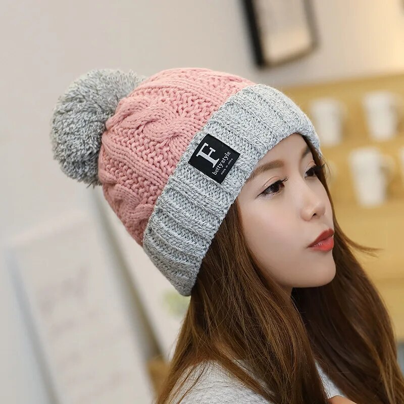 Women's Knitted Winter Beanie with Pompom