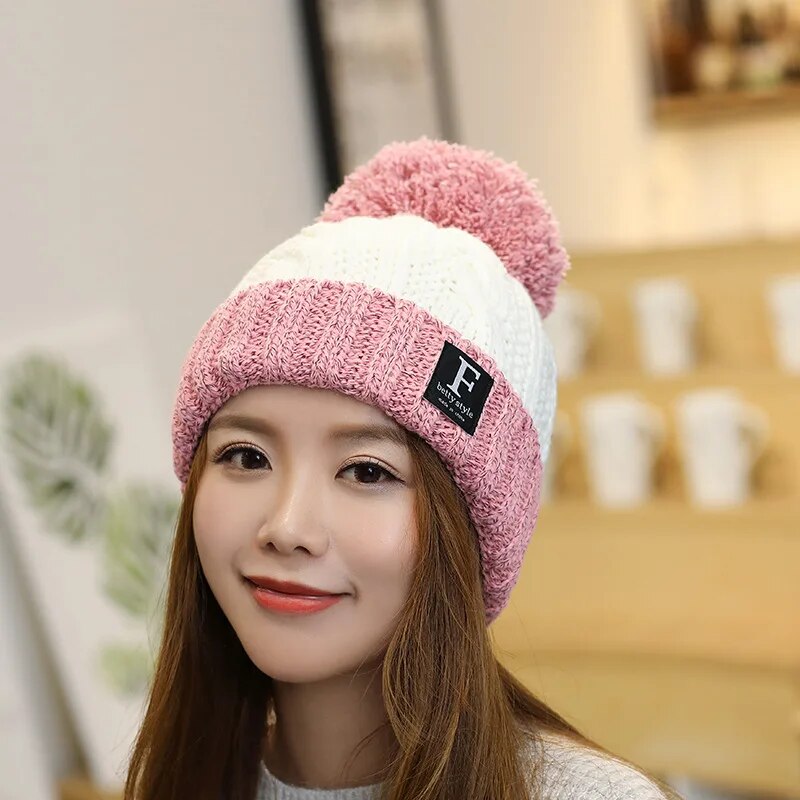 Women's Knitted Winter Beanie with Pompom